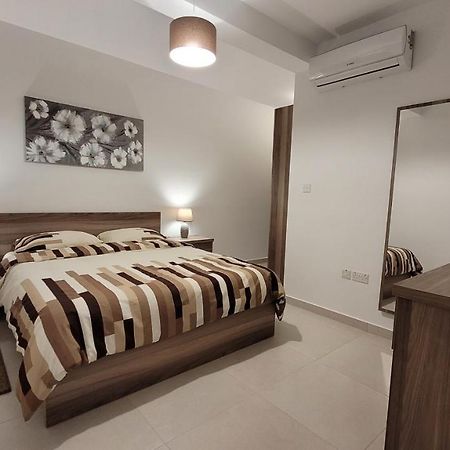 Lovely Apartment With Side Sea View Σεντ Πόλς Μπέι Εξωτερικό φωτογραφία