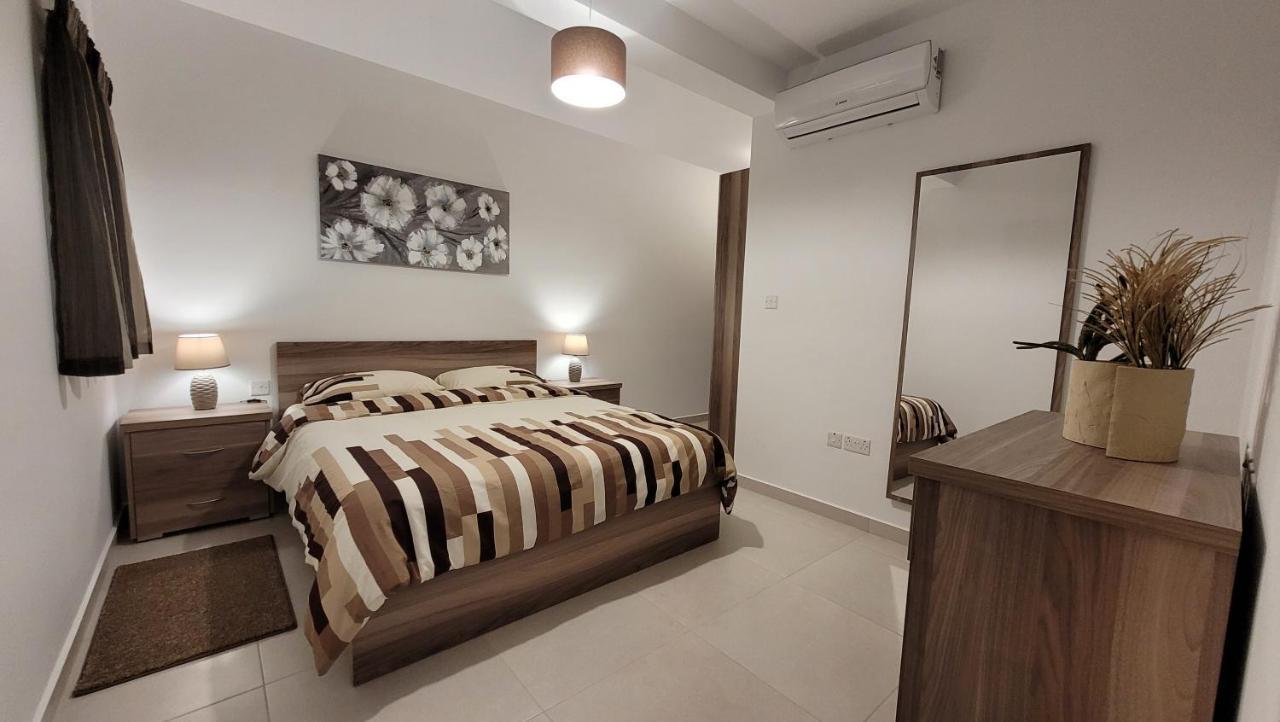 Lovely Apartment With Side Sea View Σεντ Πόλς Μπέι Εξωτερικό φωτογραφία