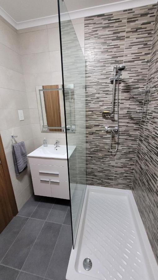 Lovely Apartment With Side Sea View Σεντ Πόλς Μπέι Εξωτερικό φωτογραφία